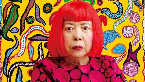 Yayoi Kusama, người phụ nữ khiến hầu hết bảo tàng trên thế giới và du khách phát cuồng, là một nghệ sĩ điêu khắc, họa sĩ, nhà văn nổi tiếng người Nhật Bản. Các tác phẩm của bà theo trường phái Avant-garde (Nghệ thuật vị nghệ thuật).