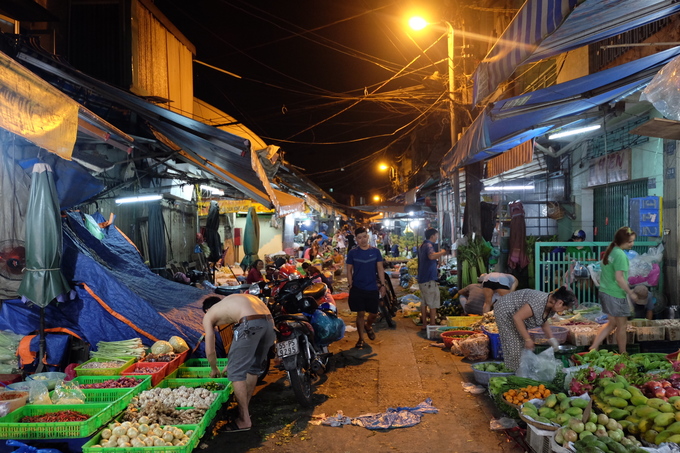 Võ Thành Trang là tên được đặt vào năm 1978. Chợ mang tên cũ là Bà Quẹo được thành lập từ năm 1967. Dù đã mang tên mới gần 40 năm nhưng Bà Quẹo vẫn là cái tên thân thuộc khi cư dân ở đây gọi khu chợ này.