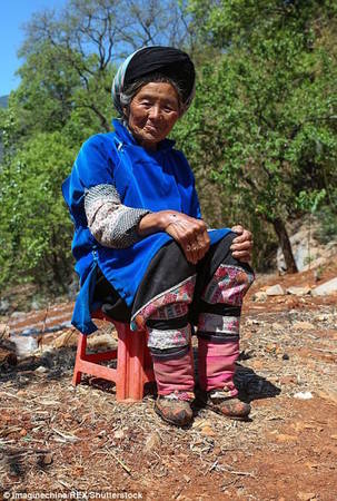  Ngày nay ở một số vùng nông thôn hẻo lánh, người ta vẫn có thể bắt gặp những cụ bà với đôi chân bị bó cứng, như minh chứng cho hủ tục đã tồn tại qua một nghìn năm.