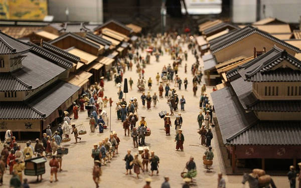 Năm 1721, Edo trở thành thành phố đông dân nhất trên thế giới. Thời kỳ đó, Edo là địa điểm quan trọng ở Nhật Bản do đại tướng quân Tokugawa đứng đầu. Tuy nhiên, trong giai đoạn này, Kyoto vẫn là kinh đô. Ảnh mô hình: Gajinpot.