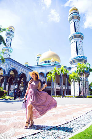 Brunei nổi tiếng với các công trình xa hoa, dát vàng.