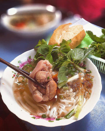 Phan Thiết nổi tiếng với món bánh canh giò heo.