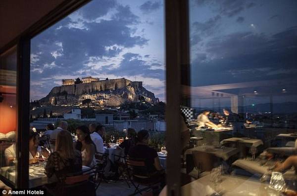 Thành cổ Acropolis nhìn từ khách sạn AthensWas