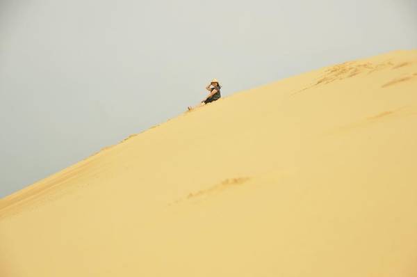 Đây cũng là trải nghiệm rất nổi tiếng của đồi cát Mũi Né, Bình Thuận. Tuy nhiên nếu ở miền Bắc, bạn không cần phải di chuyển quá xa mà vẫn có thể trải nghiệm cảm giác mạo hiểm này. Ảnh: c.cassie.e