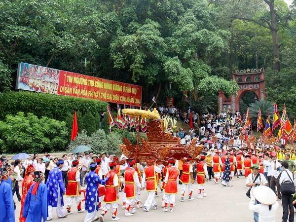 Lễ hội đền Hùng được tổ chức long trọng vào 10.3 âm lịch hằng năm. Ảnh: I.T