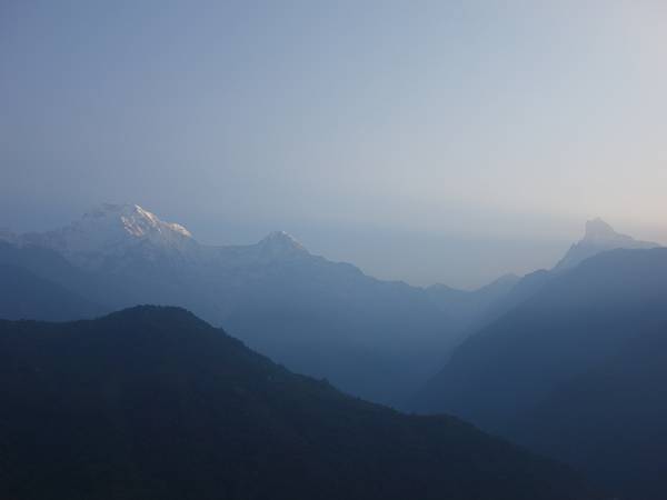 Núi Fishtail và dãy Annapurna South