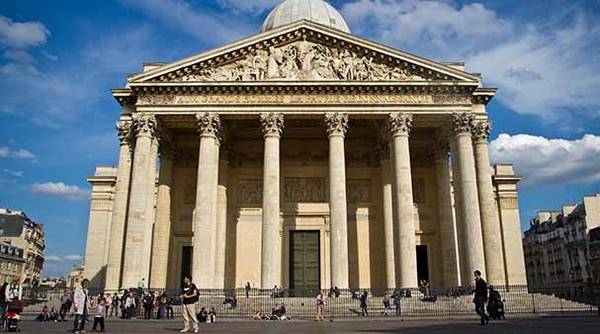 5. Điện Panthéon thực chất là một nhà thờ có tên gọi Église Sainte-Geneviève, được xây dựng từ năm 1791. (Ảnh: Internet)