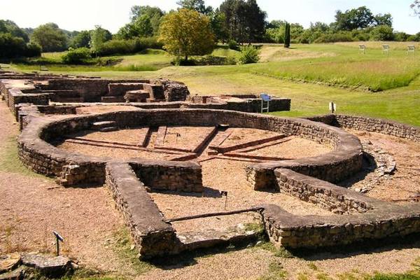 Vết tích các nhà tắm công cộng ở khu vực đài nước muối duy nhất ở châu Âu có tuổi đời hơn 4.000 năm tại ngoại vi Vezelay - Ảnh: wiki