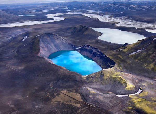 Miệng núi lửa Viti - Ảnh: Andre Ermolaev
