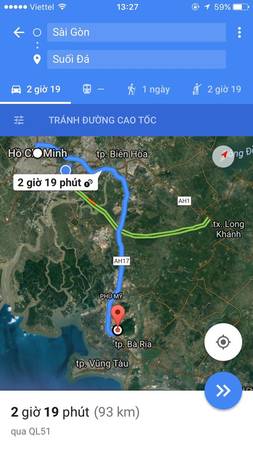 Nơi này cách TP.HCM không quá xa, nên các bạn có thể đi xe máy theo QL 51, đến giáo xứ Chu Hải (xã Tân Hải, huyện Tân Thành, Bà Rịa - Vũng Tàu). Từ đây bạn có thể dựa vào Google Maps hoặc hỏi người dân để đi tiếp vào khoảng 5-6 km nữa là đến nơi.