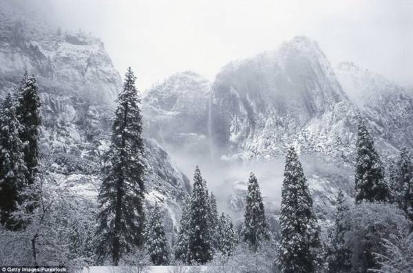 Công viên quốc gia Yosemite trên dãy Sierra Nevada (California) vắng lặng đến đáng sợ