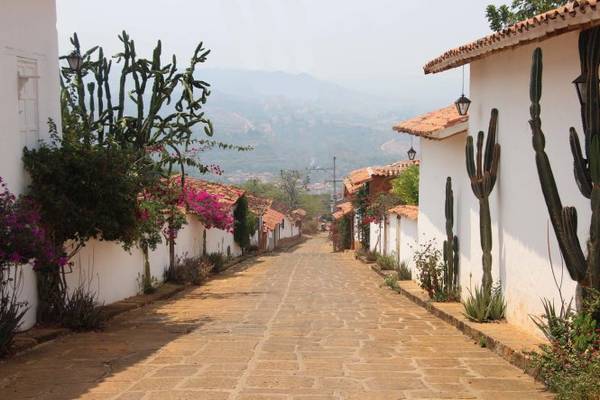 Một con đường ở làng Barichara - Ảnh: laparenthesenomade.e-monsite