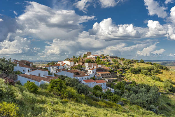 Monsaraz, một trong những ngôi làng đẹp nhất Bồ Đào Nha - Ảnh: fotolia