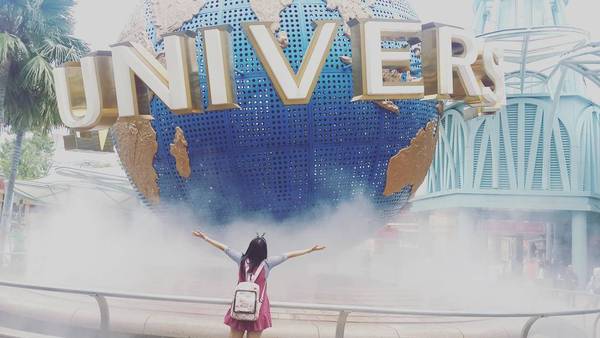 Universal Studios Singapore được xây dựng với kinh phí lên đến 4,4 tỉ USD. Đây là 1 trong 4 phim trường Universal trên thế giới và là phiên bản mới nhất của tập đoàn Universal Studios với nhiều công trình độc quyền chỉ có ở Universal Studios. Ảnh: @hwangbew