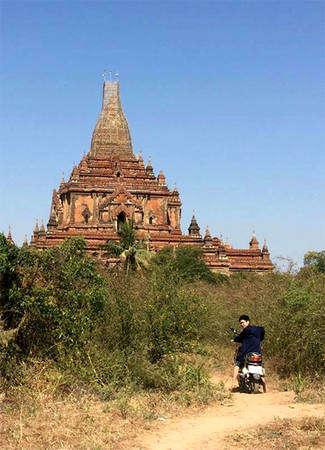Thuê xe đạp điện khám phá Bagan là một trải nghiệm không thể bỏ qua.
