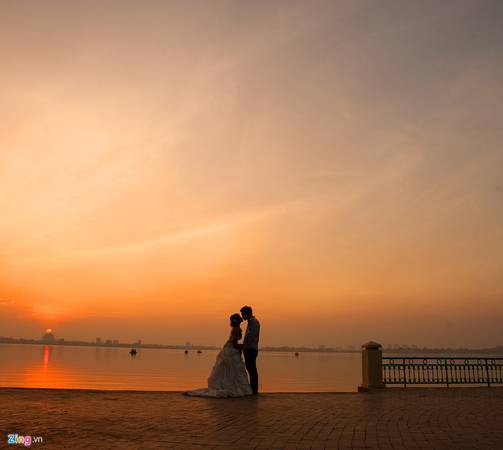 Hồ Tây nhiều năm nay được ví là một lá phổi xanh của thủ đô, là góc lãng mạn nhất trong tổng thể bức tranh về Hà Nội.