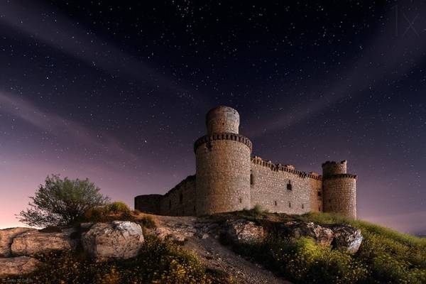 Castillo de San Servando, Tây Ban Nha: Lâu đài Castillo de San Servando nằm ở tỉnh Toledo, Tây Ban Nha và được một quý tộc địa phương xây dựng vào thế kỷ 15. Các lâu đài ở Tây Ban Nha được xây dựng với mục đích phòng thủ. Ngày nay, khoảng 2.500 lâu đài ở quốc gia này có hình dáng giống pháo đài.