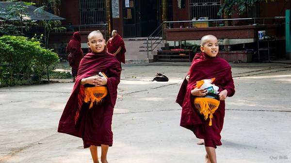 Tu viện Phật giáo nổi tiếng Mahagandayon, nơi có hơn một nghìn tu sĩ sinh sống và học tập.