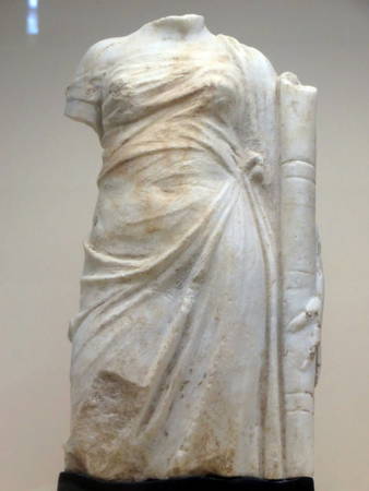 Bức tượng theo phong cách Hy Lạp hóa - Ảnh: KIM NGÂN