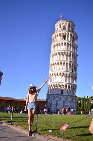 Tháp nghiêng Pisa.