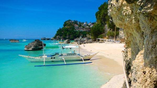 Đảo Boracay (Philippines): Vẻ đẹp của hòn đảo từng đứng đầu top 10 bãi biển đẹp nhất châu Á, đứng thứ 2 trong top 25 bãi biển đẹp nhất thế giới là lý do bạn nên đến đây vào thời gian này. Ảnh: Expedia.com.
