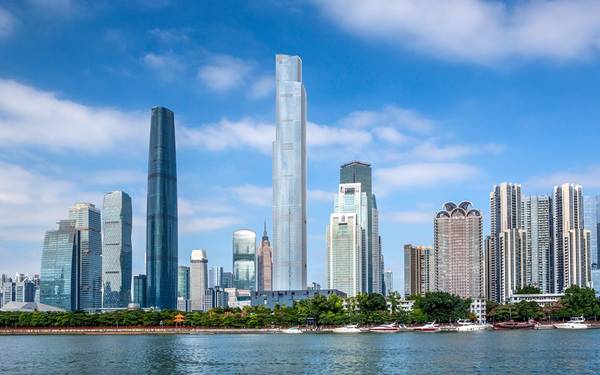7. Trung tâm tài chính CTF, Quảng Châu, Trung Quốc (530 m): Trong số 10 tòa nhà cao nhất thế giới, Trung Quốc có tới 6 công trình. Trung tâm tài chính CTF dự định sẽ có khách sạn cao nhất thế giới ở 16 tầng trên cùng, mở cửa năm 2017. 