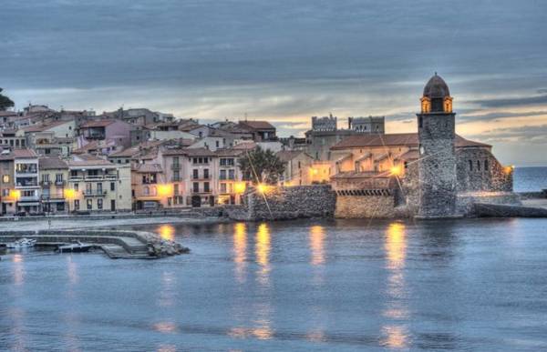 Hoàng hôn ở Collioure - thành phố của họa sĩ - Ảnh: AFP