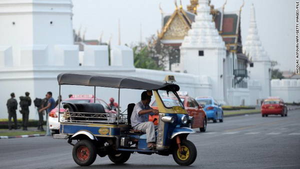 Tuk tuk, phương tiện đi lại khá phổ biến trong ngành du lịch tại Thái Lan