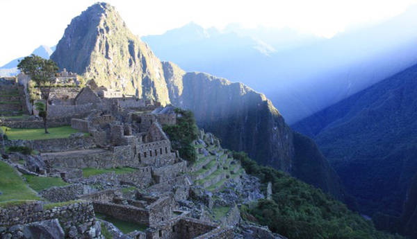 Machu Picchu là một khu tàn tích Inca thời tiền Columbo trong tình trạng bảo tồn tốt