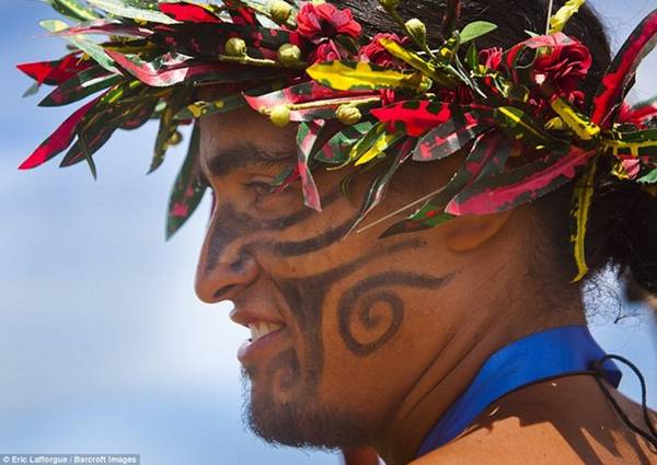 Người đàn ông trong lễ hội Tapati, Đảo Phục sinh.