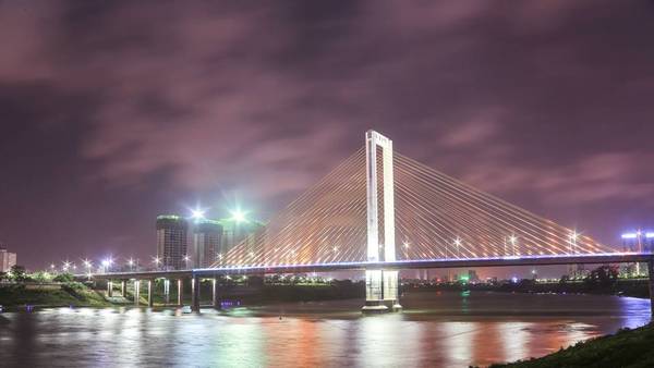 Một cây cầu ở thành phố Nam Ninh. Ảnh: Nguyễn Trường Sơn
