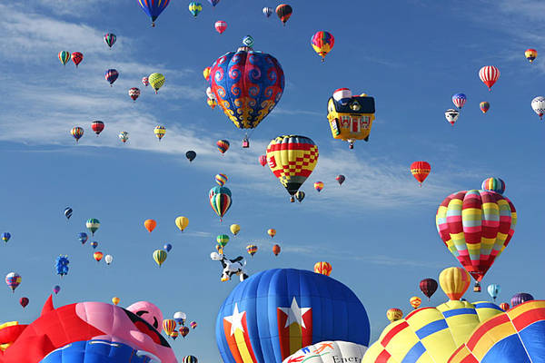 Lễ hội khinh khí cầu quốc tế Albuquerque là lễ hội kinh khí cầu lớn nhất thế giới.