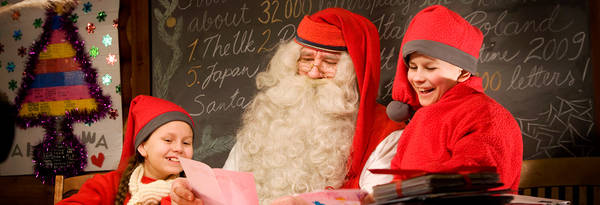 Theo thống kê, hàng năm Ông già Noel nhận được khoảng 700.000 bức thư.