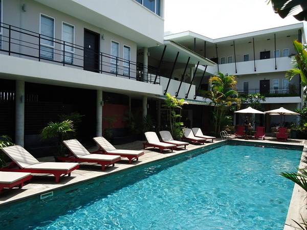 Khách sạn MEN's Resort & Spa
