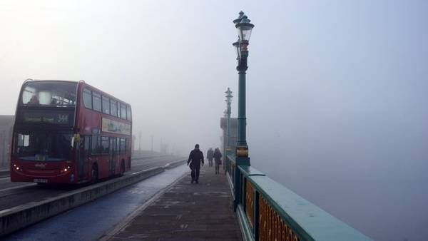 Vào nửa sau thế kỷ 19 và nửa đầu thế kỷ 20, Luân Đôn được biết đến là thành phố sương mù vì lượng sương mù và khói dày đặc.