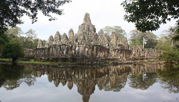 Quần thể Angkor được coi là niềm tự hào lớn nhất của người dân xứ chùa tháp. 