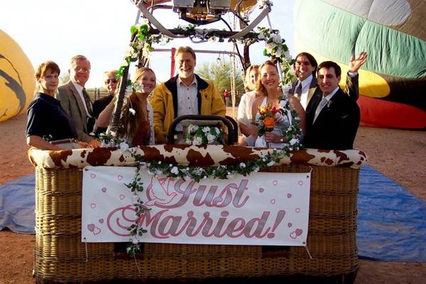 Tổ chức đám cưới trên khinh khí cầu ngày càng trở nên phổ biến
