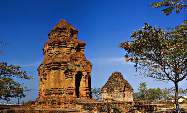 Tháp Chàm Poshanư là một nhóm di tích còn sót lại của Vương quốc Chăm Pa xưa. Ảnh: ST
