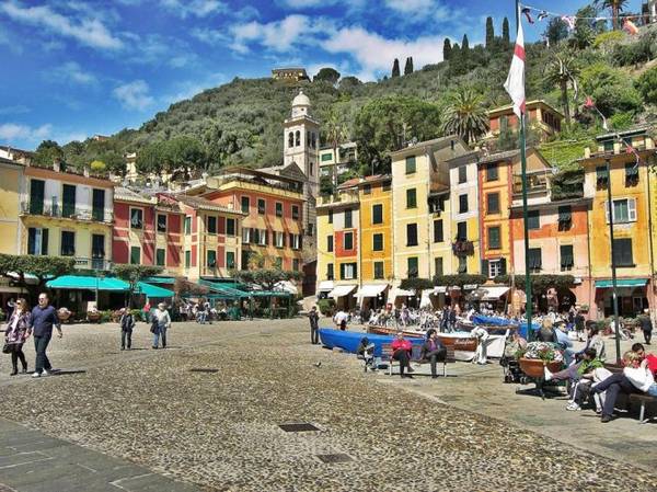 Quảng trường chính ở làng Portofino - Ảnh: wp