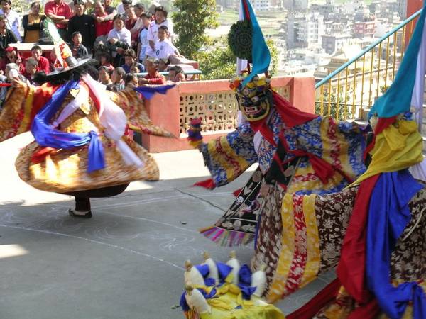 Nepal, Bhutan, Tây Tạng: Năm mới Tây Tạng được gọi là Losar, diễn ra vào ngày đầu tiên của năm theo lịch Tây Tạng. Đây là dịp để loại bỏ những điều xấu của năm cũ để mọi thứ hanh thông tốt lành cho năm mới. Ảnh: J.M. Jackson.
