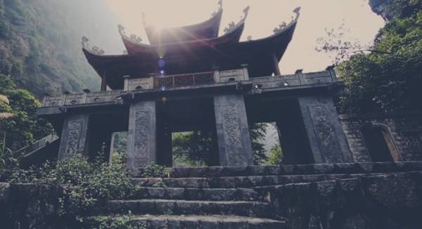 Cảnh chùa chiền Việt dưới góc nhìn của du khách nước ngoài.