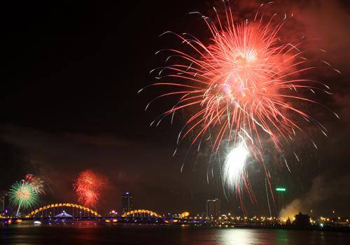 Bắn pháo hoa mừng Quốc Khánh tại cầu Rồng Đà Nẵng
