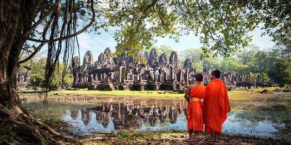 5. Siem Reap, Campuchia: Là cửa ngõ đến khu di tích Angkor, Siem Reap đón một lượng lớn khách tham quan hàng năm. Khu di tích Angkor từng là nơi tập trung quyền lực của vương quốc Khmer trong giai đoạn thế kỷ 9-15. Du khách sẽ được khám phá tổ hợp phức tạp trải rộng hơn 400 km2, chiêm ngưỡng ngôi đền Angkor Wat nổi tiếng. Ảnh: Businessinsider.