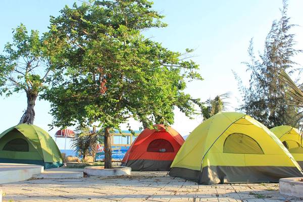 Cách Phan Thiết khoảng 33km về phía Lagi, Lu Glamping là một khu cắm trại, nghỉ dưỡng nằm tại biển Kê Gà, huyện Hàm Thuận Nam, tỉnh Bình Thuận. Vì còn đang trong quá trình xây dựng nên giá cả khá là mềm và các dịch vụ chưa được hoàn thiện. Ảnh: FB Vũ Thanh Phương