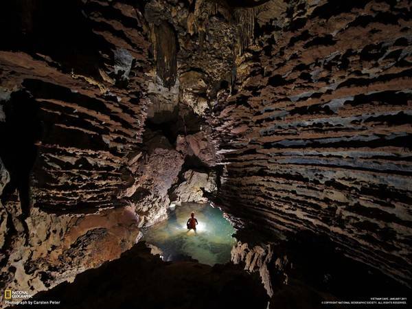 Theo các nhà địa chất học, hang Sơn Đoòng được hình thành cách đây khoảng 2 - 5 triệu năm. Kích thước của nó tương đương sức chứa khoảng 68 chiếc máy bay Boeing 777.