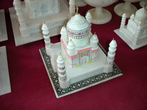 Những ngôi đền nhỏ xinh được chạm khắc công phu ở Ấn Độ.