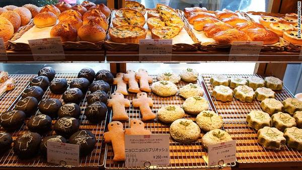 Thực khách khi đến các quán cà phê này còn được thưởng thức bánh mỳ làm từ lúa mạch đen của Phần Lan