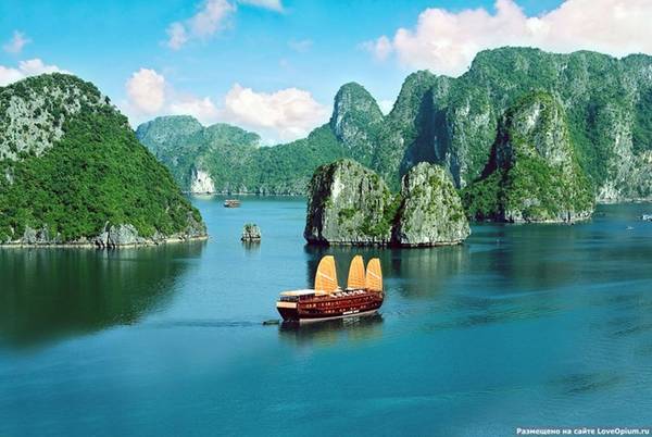 Hiện, mỗi năm, Hạ Long đều nằm trong top danh hiệu bầu chọn của các website, tạp chí du lịch nổi tiếng. Một trong các danh hiệu gồm Nơi chụp hình selfe đẹp nhất, Nơi được check in trên facebook nhiều nhất, Điểm câu cá tốt nhất... Ảnh: Liveinternet.