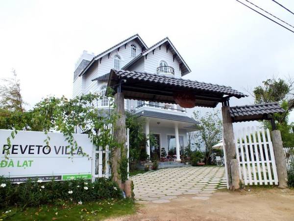 Khách sạn Reveto Villa sẽ mang đến cho bạn và người thân một trải nghiệm mới mẻ khi du lịch Đà Lạt.