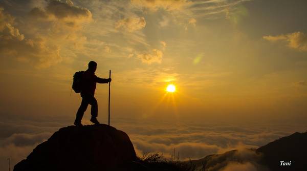 Ngắm mặt trời mọc ở núi Muối trước khi trở về là mong muốn của tất cả những người leo Bạch Mộc Lượng Tử.